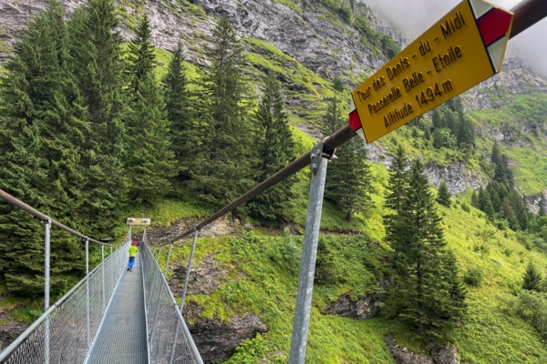 Durch Champérys Felsenkessel zur Cantine