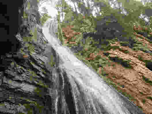 Höhlenabenteuer im Val-de-Travers