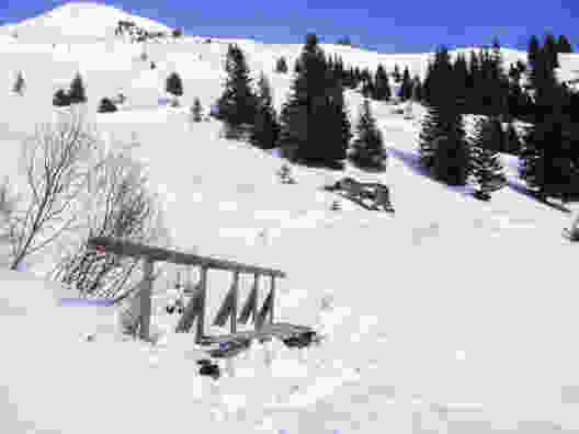 Fast geschafft – Die Holzbrücke führt zum letzten Wegabschnitt. Bild: Claudia Peter