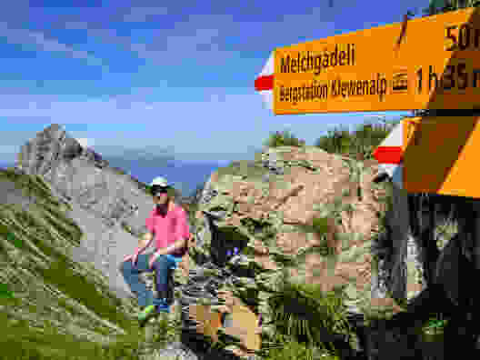 Pause beim Hinter Jochli mit Schinberg und Pilatus im Hintergrund. Bild: Sabine Joss