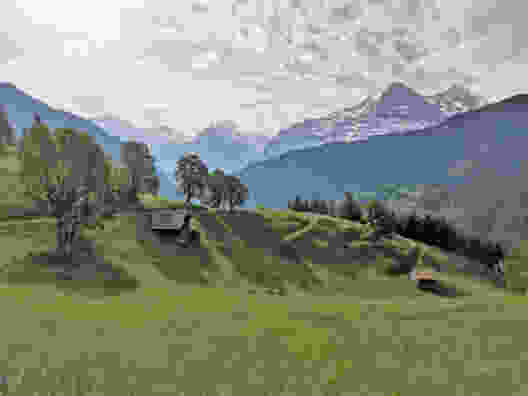 Von Sengg aus zeigen sich das Schreckhorn, der Mittellegigrat und die Eiger-Nordwand eindrücklich. Bild: Andreas Staeger