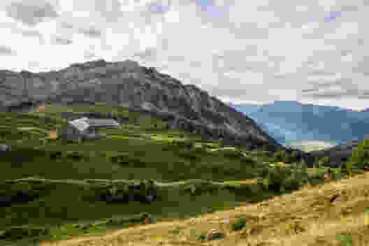 L’alpage Oberchäsere et le Mattstogg en arrière-plan. Photo: Daniel Fleuti