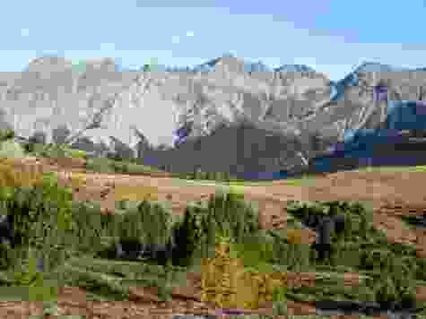 Hinter der Gipfelkette endet das Nationalparkgebiet.