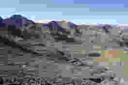 Blick aufs Dreizehntenhorn mit dem Grossen See rechts unten. Bild: Andreas Wipf