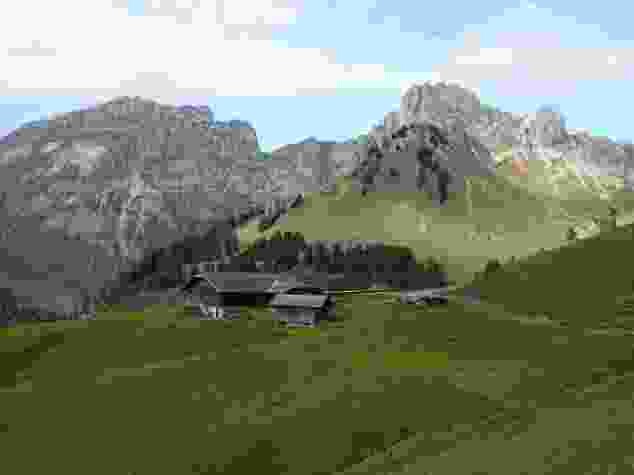 Alp Hinderi Schneit mit Zuckerspitz rechts