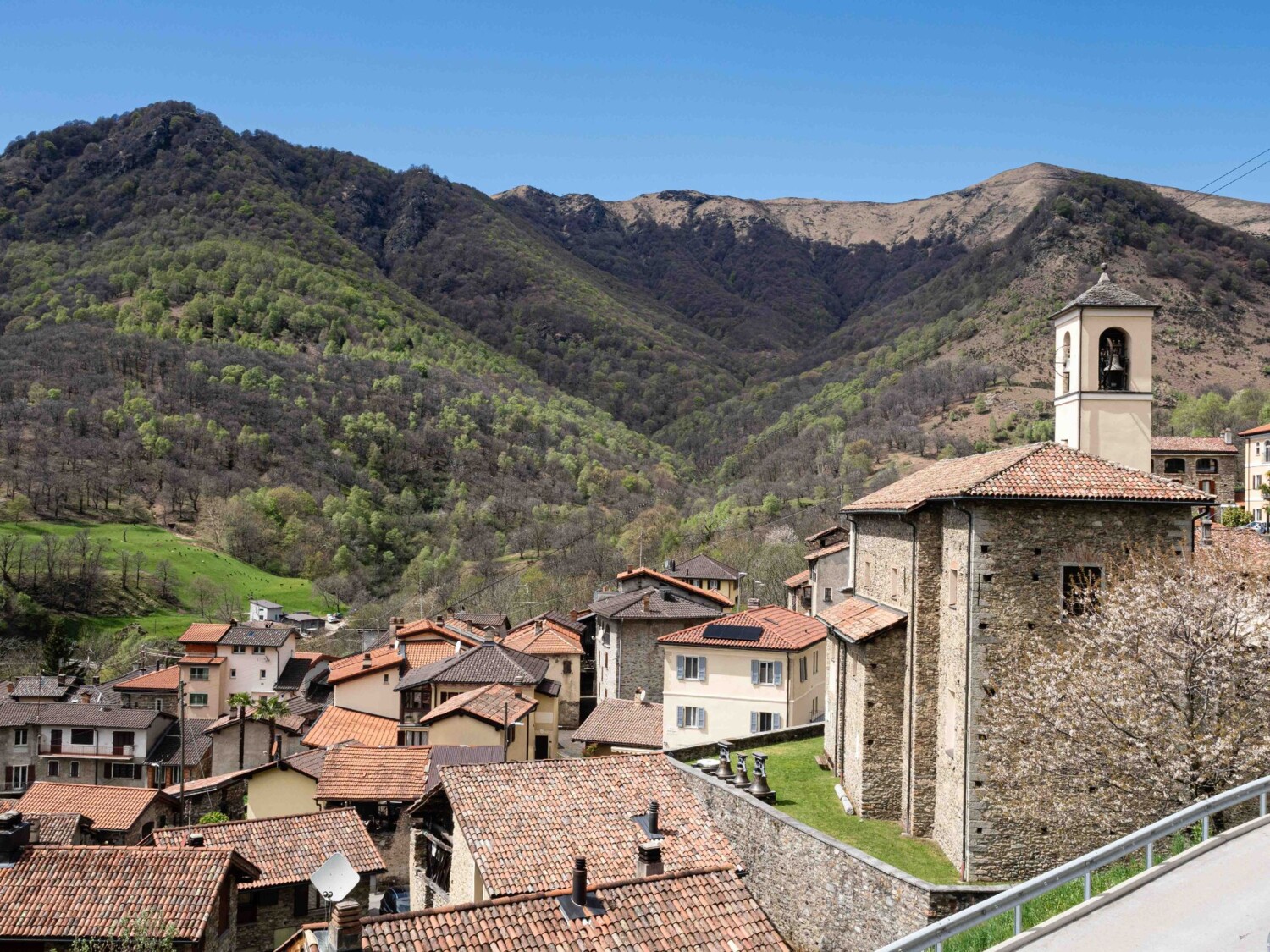 Une rando, quatre châtaigneraies au Tessin