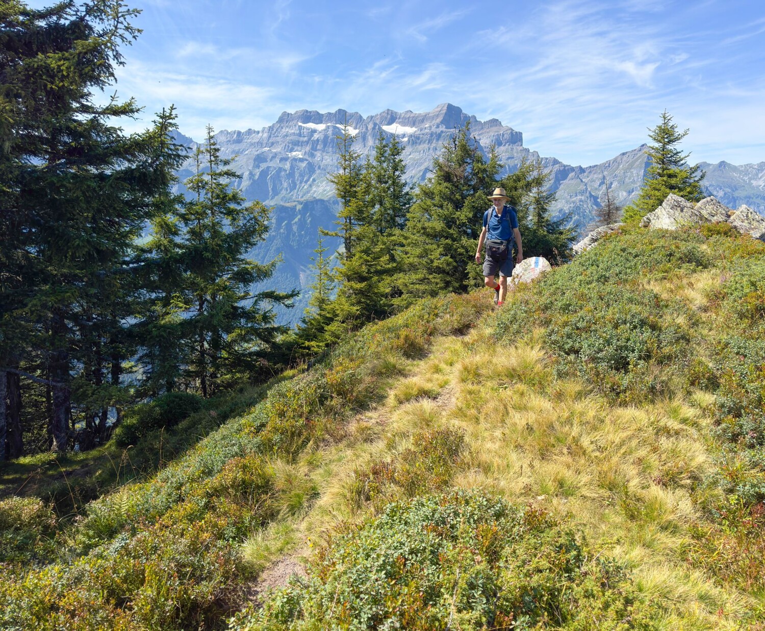 Kurz nach dem Seebödeli hat man einen freien Blick zum Glärnisch.