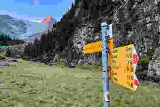La petite vallée d’Alpja.