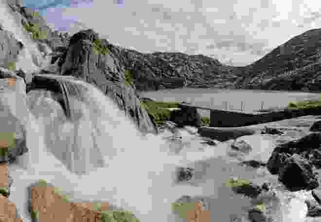 A Undrist Juchli, ce ruisseau de montagne se jette dans le lac de Grimsel.