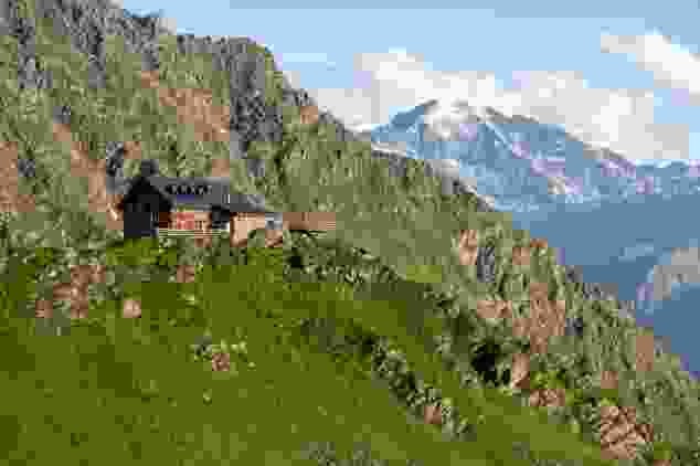 Ist die Anreise zu lang, so bietet die Cabane du Mont Fort über der Alp La Chaux einen idealen Ausgangspunkt.