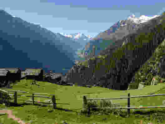 Höhenweg hoch über dem Mattertal