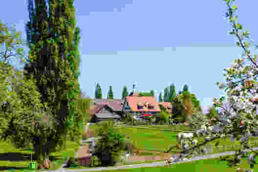 De la ville au lac