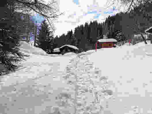 Randonnée hivernale au pied des Muverans