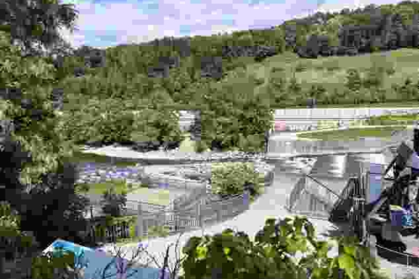 Au printemps près du canal de Sankt Alban