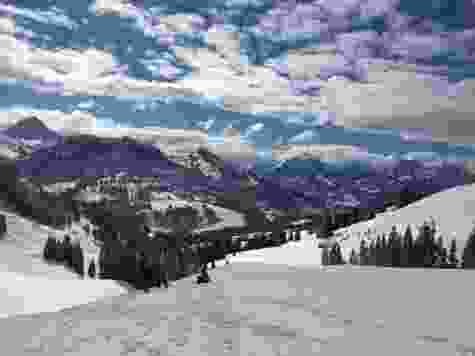 Panoramawanderung über verschneite Hochmoorflächen