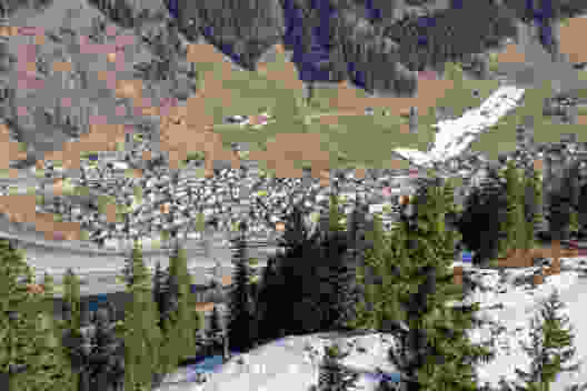 Die Schneeinsel oberhalb von Airolo