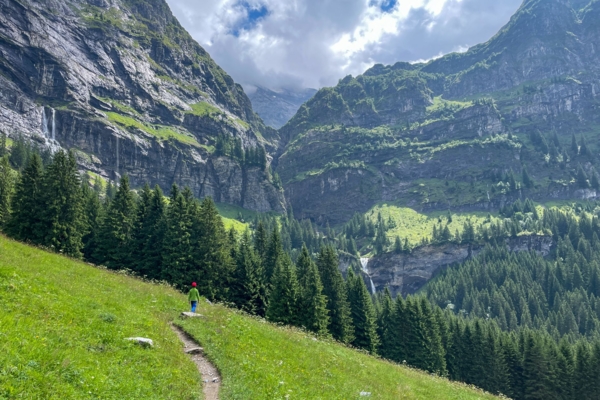 Durch Champérys Felsenkessel zur Cantine