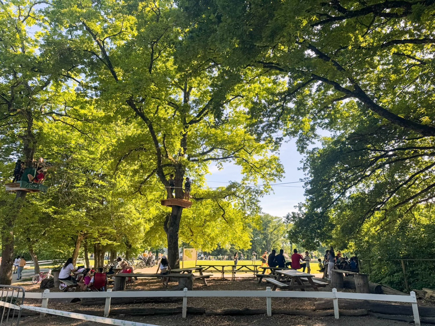 La population genevoise aime passer le week-end au Parc des Evaux.
