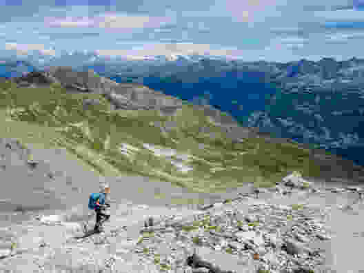 Un peu avant le col des Becs de Bosson, vue sur Bendolla en contrebas. Photo: Fredy Joss