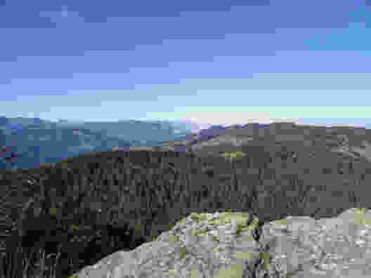 Aussicht von der Schüpfeflue nach Südwesten. Bild: Sabine Joss