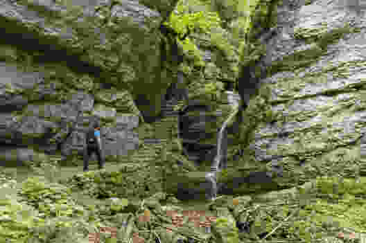 Man wäre nicht überrascht, wenn in der Pouetta-Raisse-Schlucht eine Fee auftauchen würde. Photo: Raja Läubli