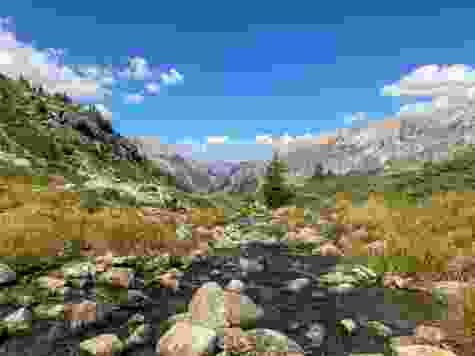 Wilde Wasser und viel Weitsicht beim Lajets digl Crap Alv.