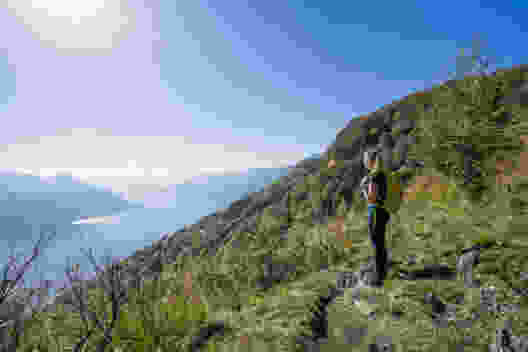 La discesa inizia a un ritmo piacevole e offre panorami unici.