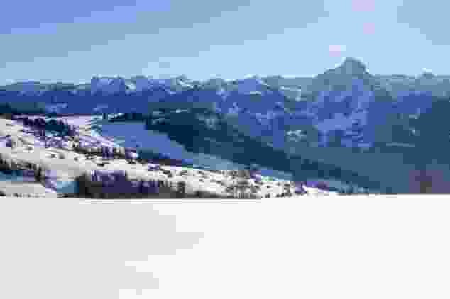 Von nun an besticht die Sicht auf die Streulandschaft von Amden und den schönen Mürtschenstock.