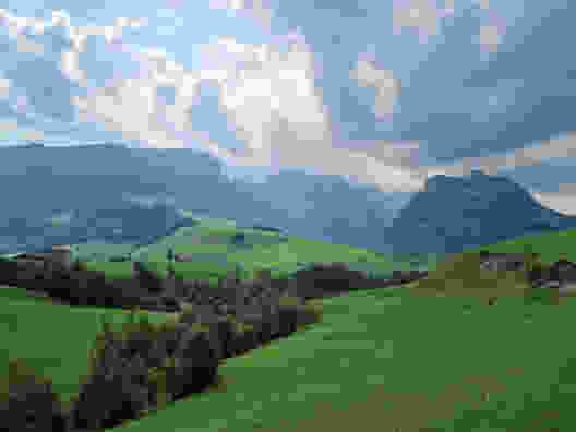 Zum Greifen nah: Während der ganzen Wanderung ist der Alpstein stehts in Sichtweite. Bild: Natalie Stöckli