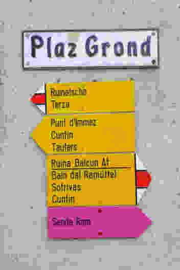 Vom Plaz Grond geht es bestens markiert auf Tour. Bild: Iris Kürschner