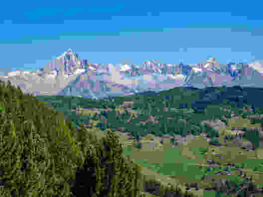 Ein Blick zurück über die Moosalp zum Bietschhorn. Bild: Fredy Joss