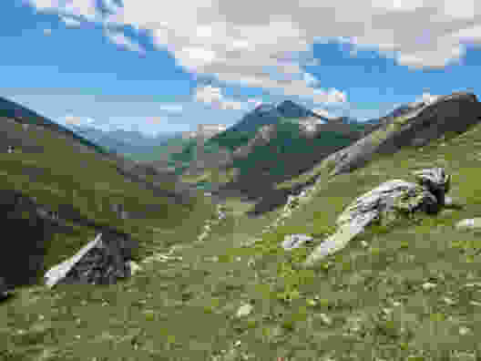 Ausblick auf die Jufer Alpa von der Forcellina aus.