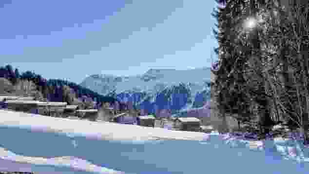 Verschneite Landschaft zwischen Mura und Pardels