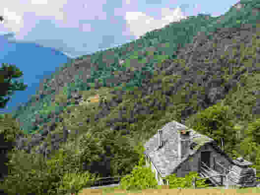 Nur zu Fuss erreichbar: Rustico bei der Alpe Cassinèla (bei P. 777). Bild: Franz Ulrich