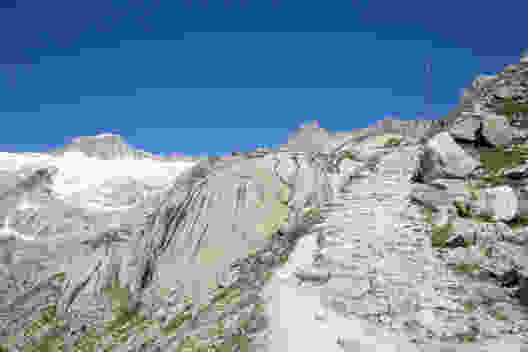Aufstieg mit Blick auf die Gletscherwelt des Galenstock. Bilder: Daniel Fleuti