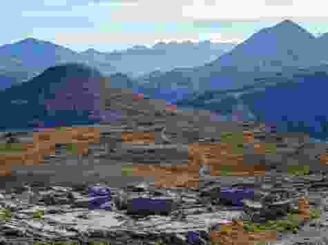 Blick zurück nach Osten über den Ofenpass ins Münstertal.