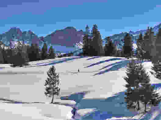 Das verschneite Totmoos, im Hintergrund der Giswilerstock mit Schafnase (links) und Rossflue (Mitte). Bild: Andreas Staeger