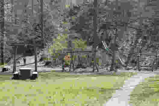 Die Feuerstelle Herrenmätteli mit dem grossen Spielplatz. Bild: Kim Bütikofer