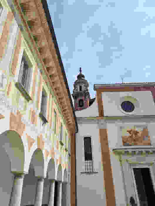 La Chiesa di San Giorgio all’entrata del paese di Carona. Foto: Nathalie Stöckli