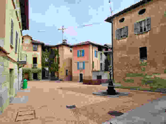 La Piazza Montaa di Carona, il «paese degli artisti», sul Lago di Lugano. Foto: Nathalie Stöckli