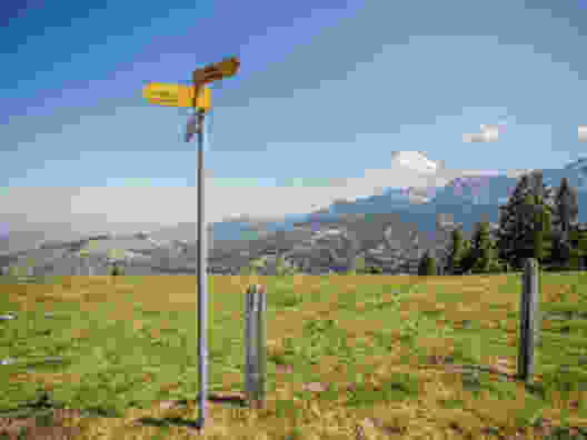 Ein schöner Rastplatz mit Panorama nach Alpiliegg. Bild: Wanderblondies
