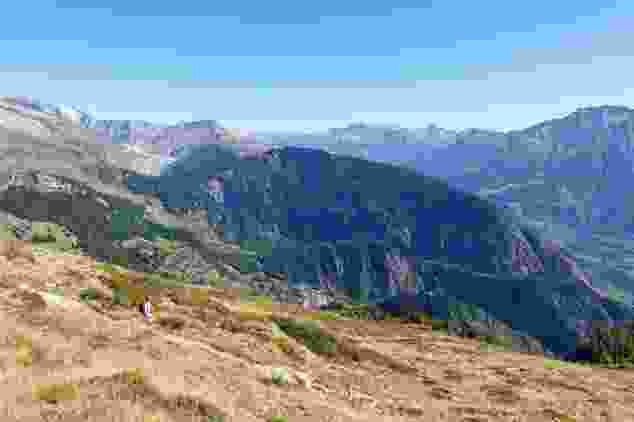 Il panorama invita continuamente a fare delle soste, qui verso ovest.
