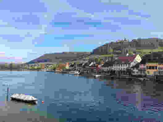 Der Rhein in Stein am Rhein lockt nach der Wanderung zum Sprung ins erfrischende Nass. Bild: Claudia Peter