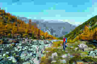 Herbstfarben im Aufstieg Richtung Gletschertor.Bilder: Fredy Joss