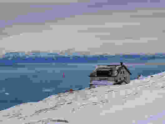 Le Mont Blanc se dresse au-dessus de l’hôtel.