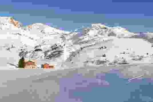 L’auberge de montagne Piz Platta, quant à elle, permet de passer des nuits de rêve et de se régaler comme au paradis.