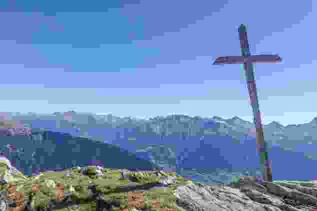 Una volta giunti in cima al Foggenhorn, ci aspetta una croce in vetta.