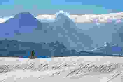 Im Banne der mächtigen Eigernordwand geht es vom Winterröscht zum Bolberg.