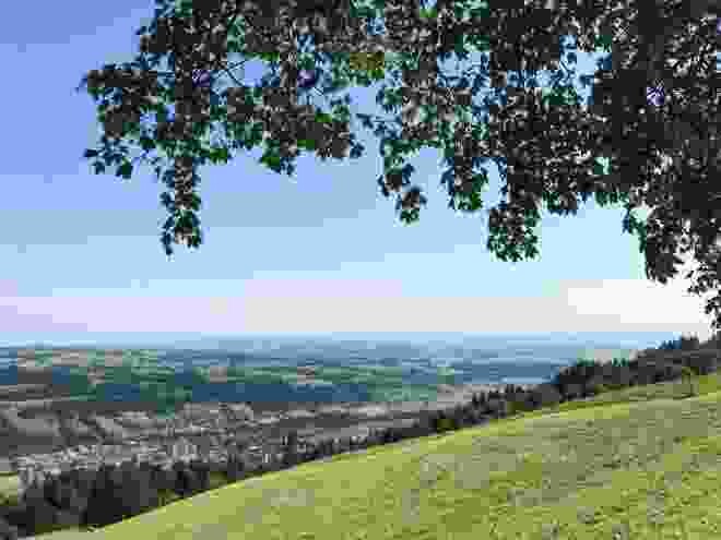 L’escursione inizia a Schwarzenberg. Nel fondo valle si vede Malters.