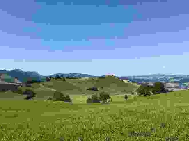 Uno sguardo indietro sull’ameno paesaggio di drumlin di Schwarzenberg.